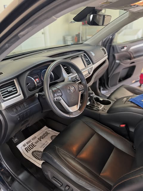 Toyota Highlander interior after steam cleaning